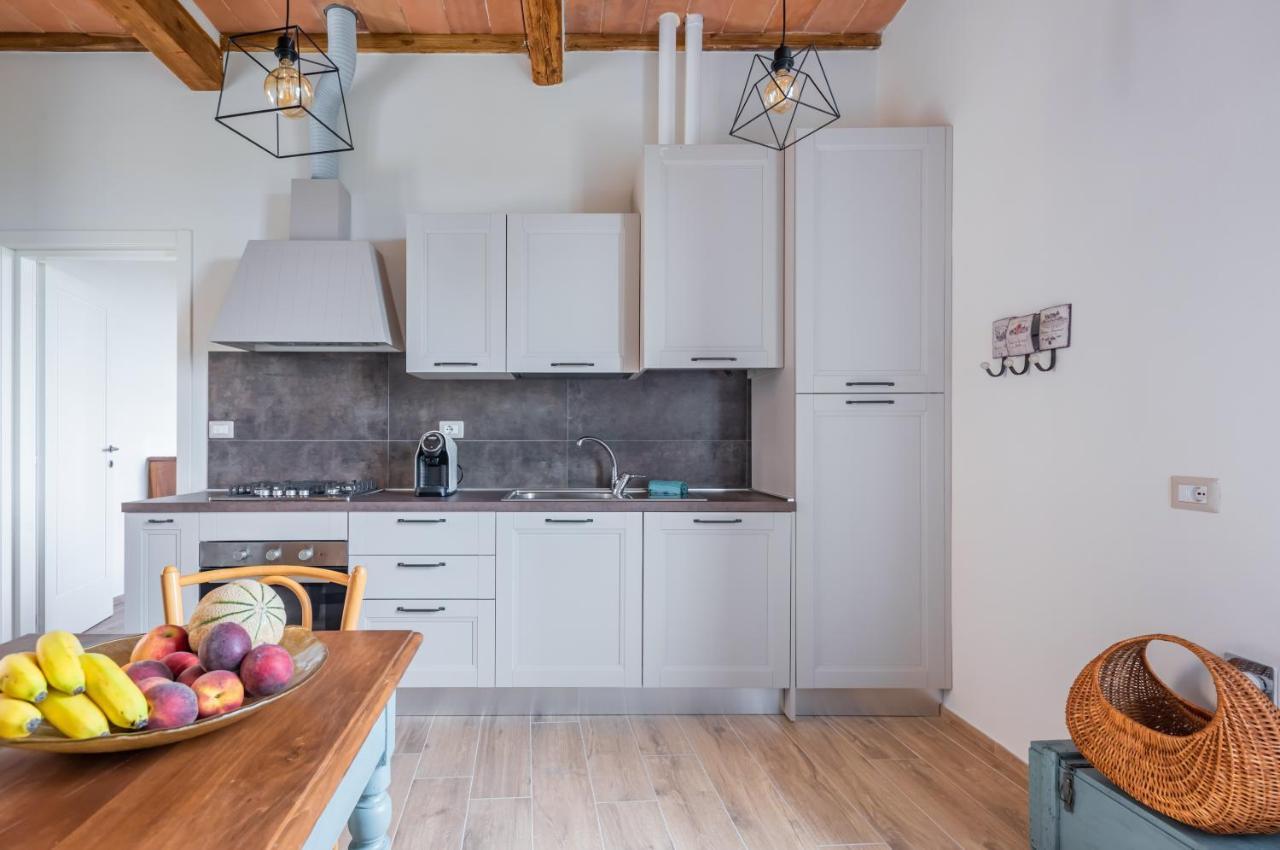 Porta Romana Elegant Apartments With Private Parking! Siena Exterior photo