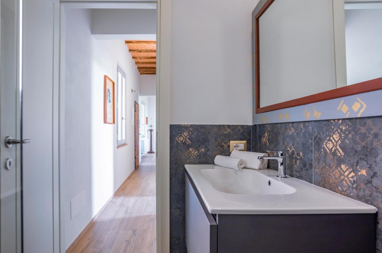 Porta Romana Elegant Apartments With Private Parking! Siena Exterior photo