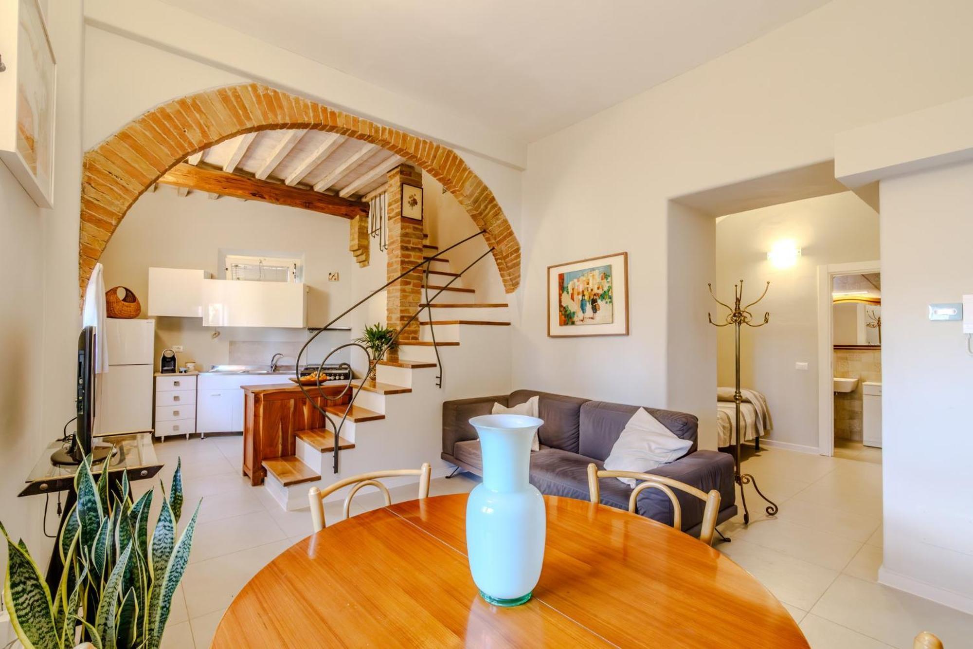 Porta Romana Elegant Apartments With Private Parking! Siena Exterior photo