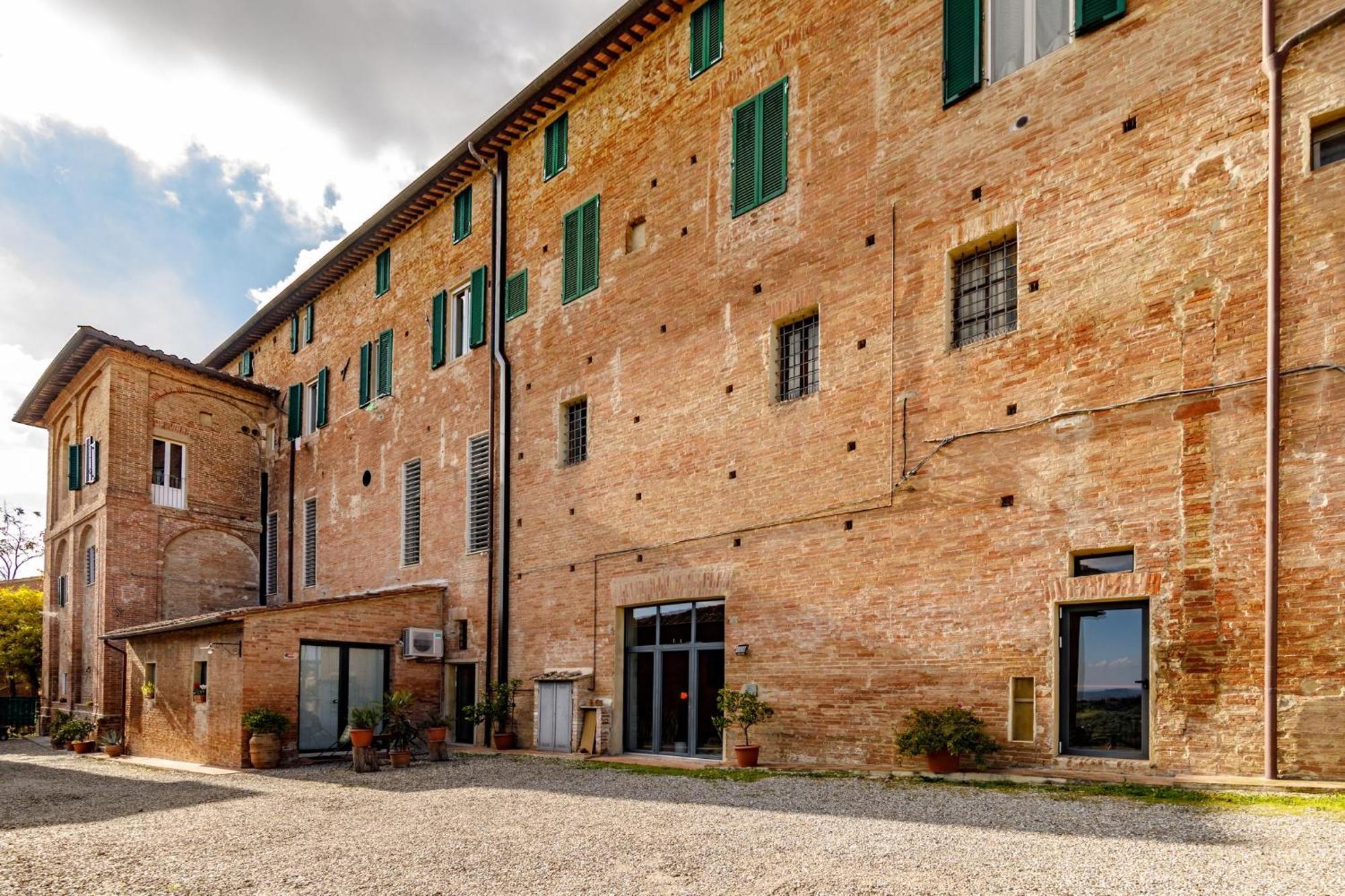 Porta Romana Elegant Apartments With Private Parking! Siena Exterior photo