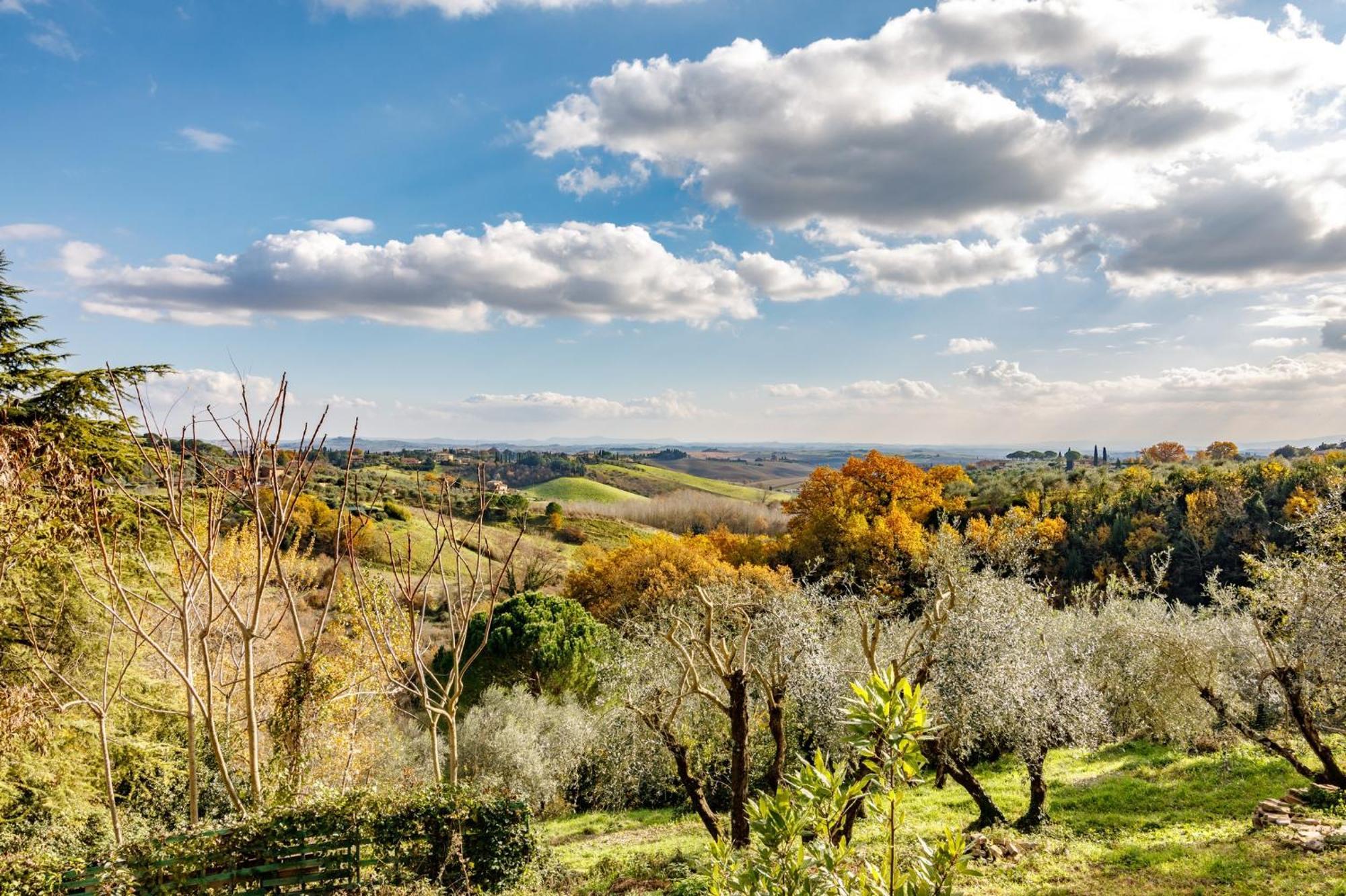 Porta Romana Elegant Apartments With Private Parking! Siena Exterior photo