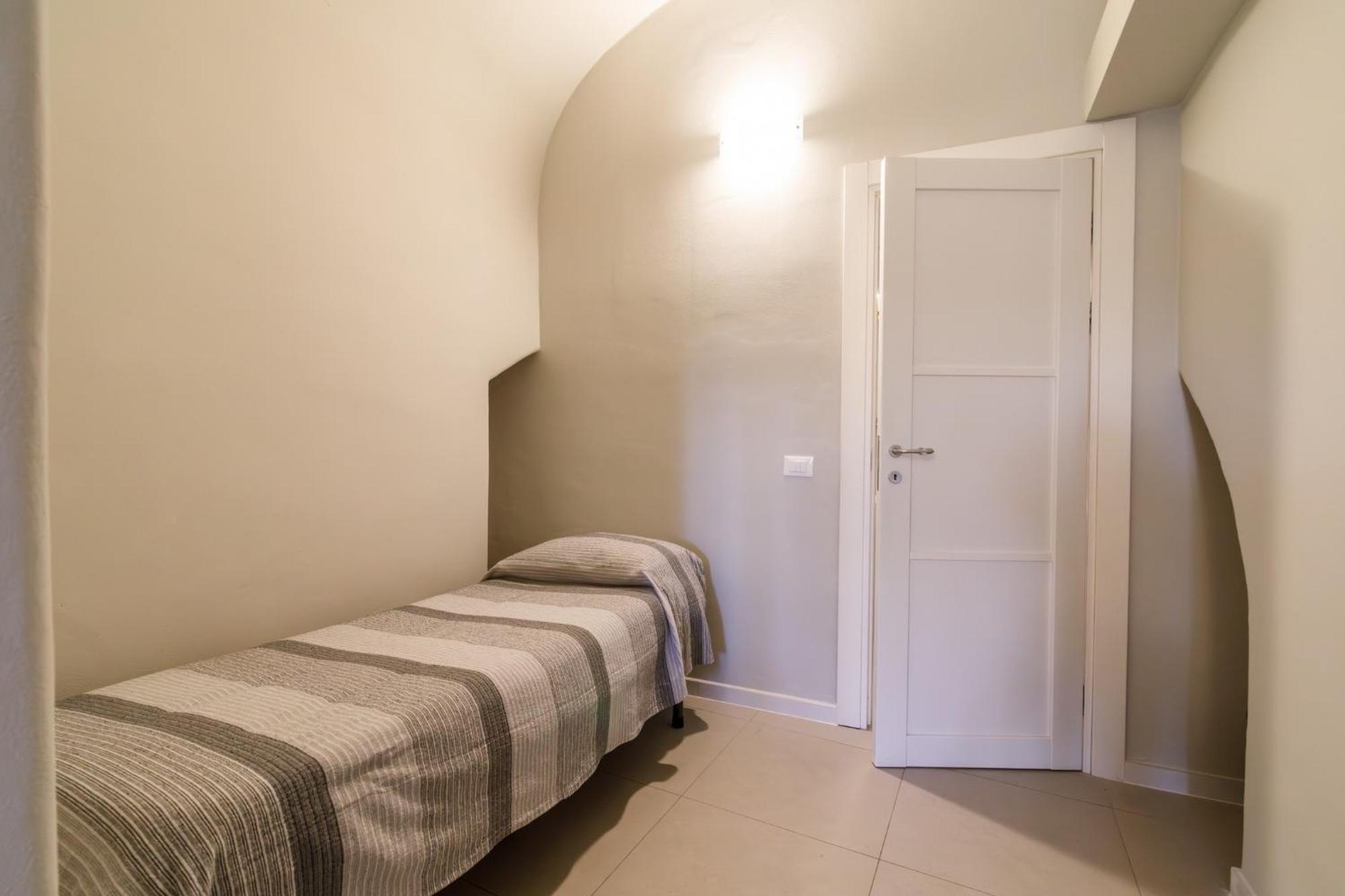 Porta Romana Elegant Apartments With Private Parking! Siena Exterior photo